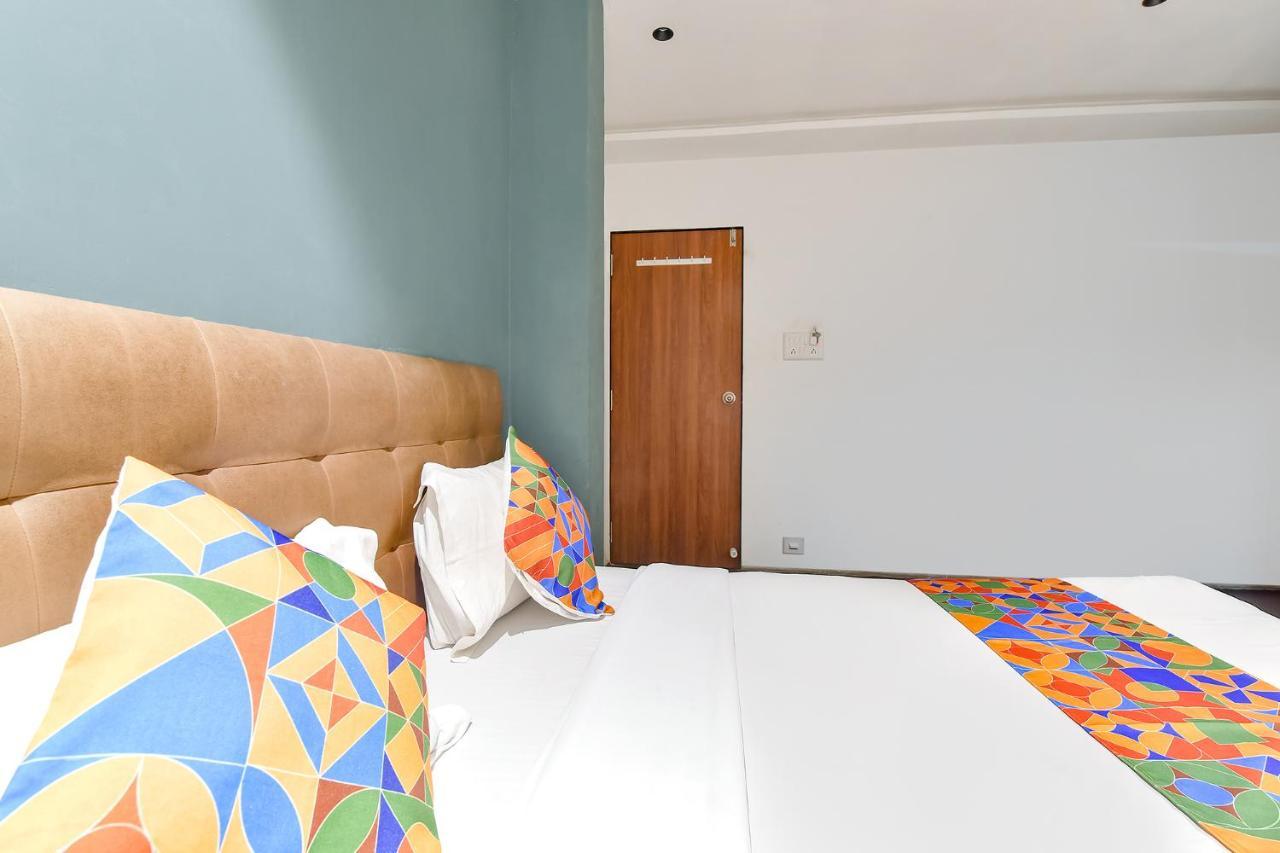 Fabhotel Nidhivan, Udhna Junction Сурат Екстер'єр фото