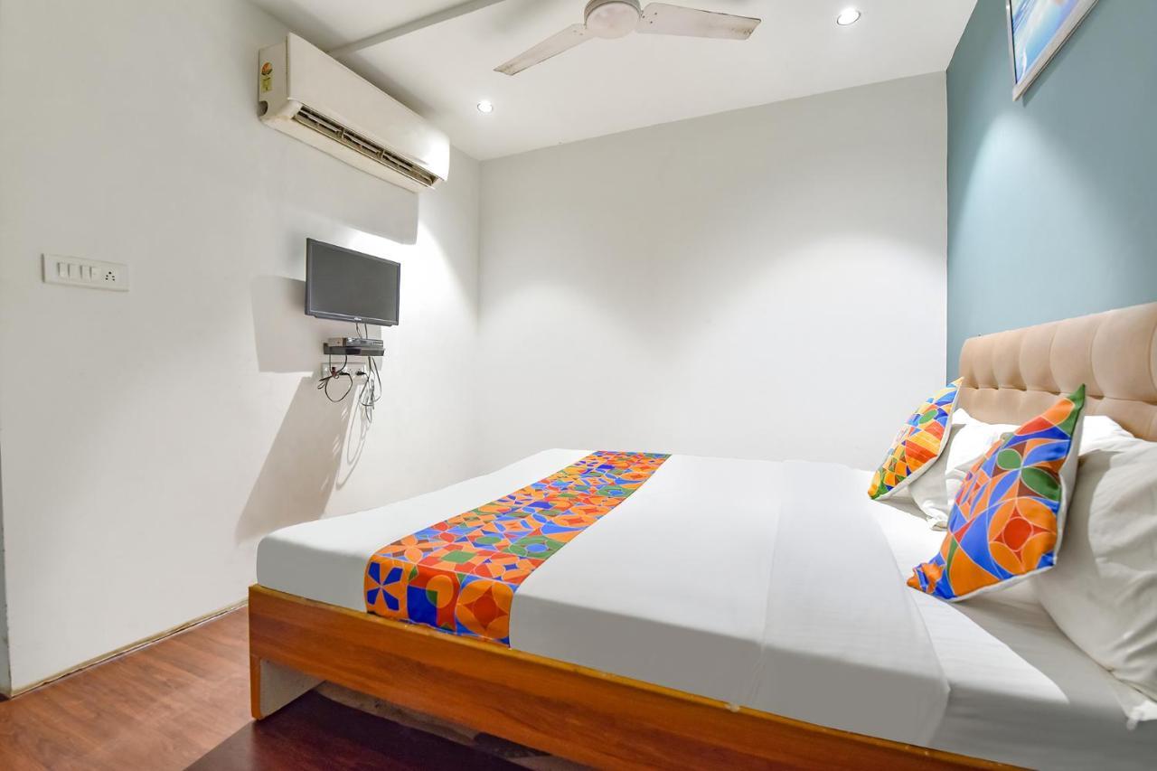 Fabhotel Nidhivan, Udhna Junction Сурат Екстер'єр фото