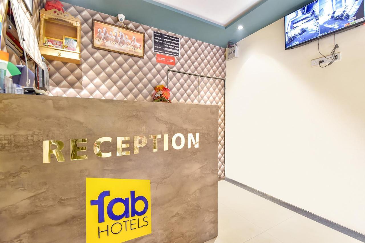 Fabhotel Nidhivan, Udhna Junction Сурат Екстер'єр фото